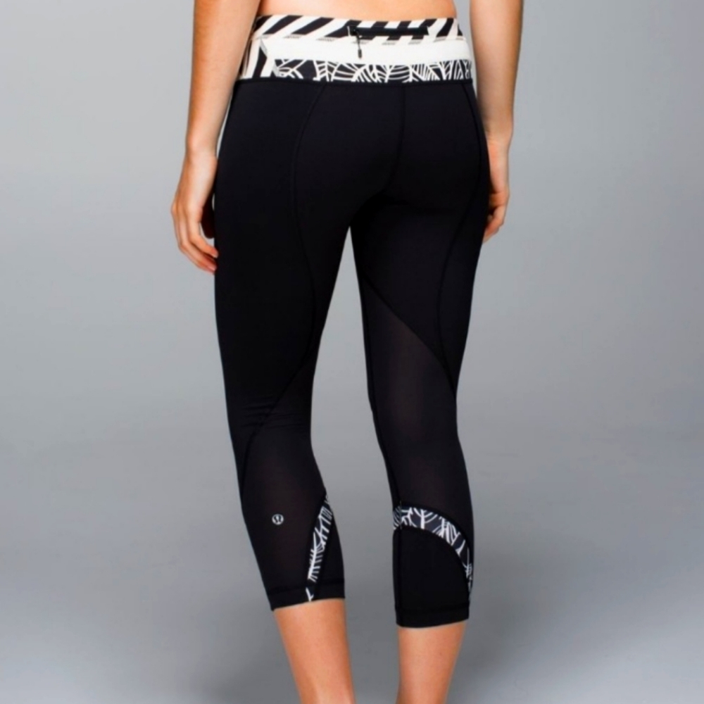 Women's Lululemon Run Inspire Crop II SIZE 4
